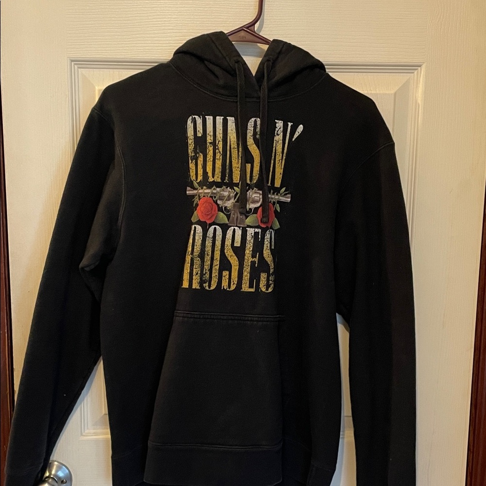 Guns and Roses black hoodie 
Size medium 
Open to offers